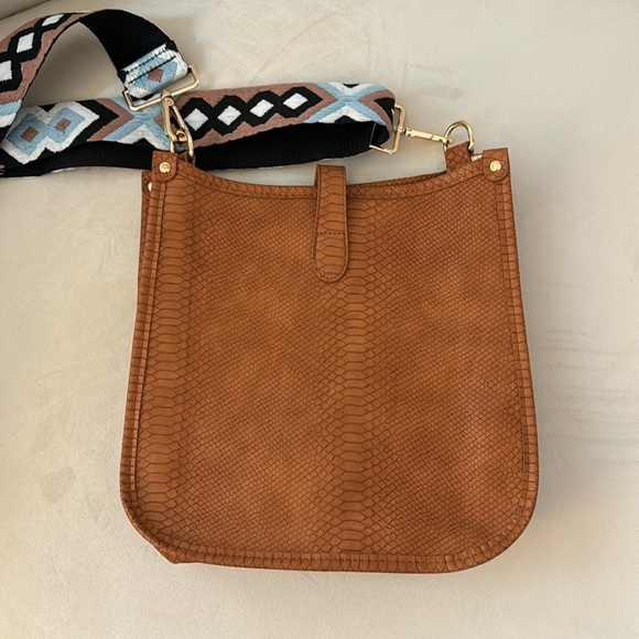 Brown Faux Leather Snakeskin Purse with Embroidered Strap - Picture 2 of 3